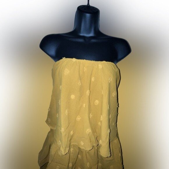 Belongs Strapless Ruffled Romper - Picture 7 of 12